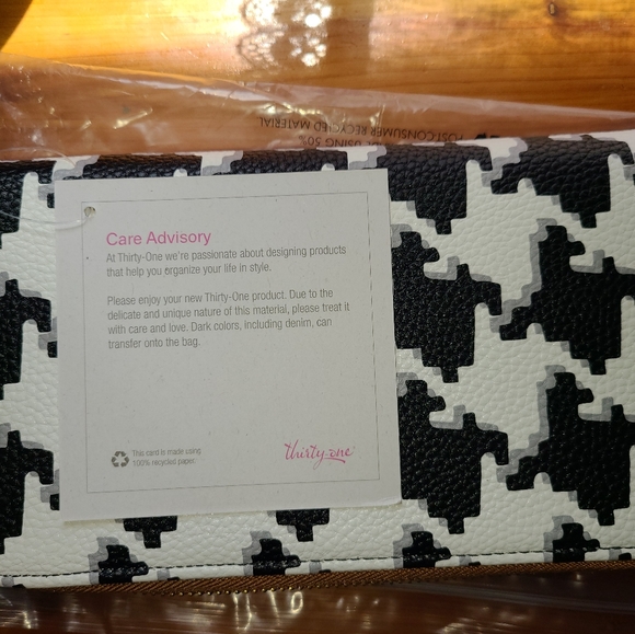 Thirty-one All About the Benjamin's Wallet - Picture 2 of 2